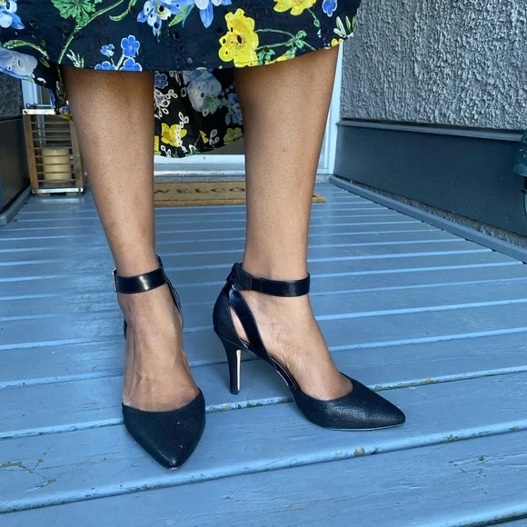 Style & Co. Black Snake Skin Leather Heels - Picture 3 of 5